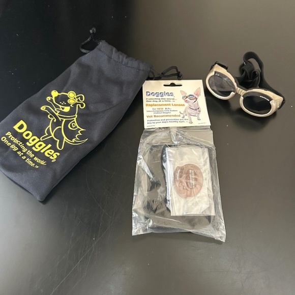 Doggles ILS For X-Small Dogs. Doggies are NWOT, Lenses are NWT - Picture 1 of 9
